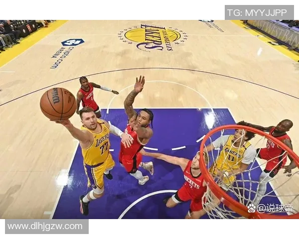 今天湖人对阵骑士精彩直播回顾与赛后分析全方位解读 今天湖人对阵骑士精彩直播回顾与赛后分析全方位解读