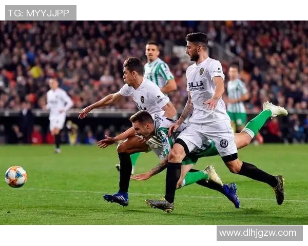 因戈施塔与基尔的激烈对决揭示足球战术与团队协作的精彩瞬间