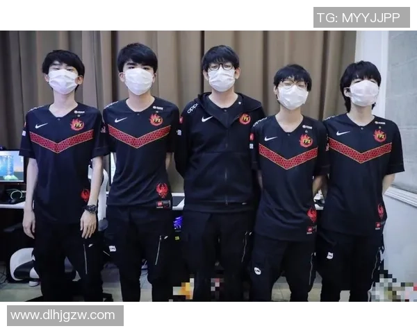 FPX战队以61分稳居精英赛积分榜首位争夺冠军之路愈发明朗 FPX战队以61分稳居精英赛积分榜首位争夺冠军之路愈发明朗