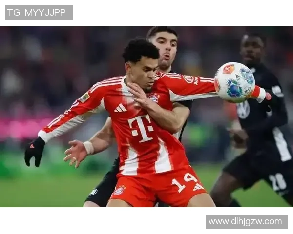 拜仁慕尼黑对阵沃尔夫斯堡精彩集锦回顾与比赛亮点分析 拜仁慕尼黑对阵沃尔夫斯堡精彩集锦回顾与比赛亮点分析