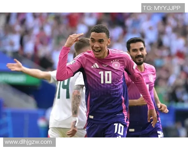 穆西亚拉的崛起之路：从青训小将到足球场上的新星