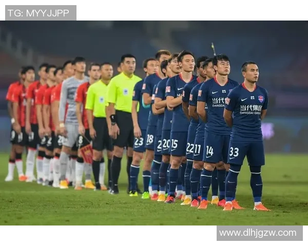 重庆当代迎战上海绿地足球盛宴谁能在这场较量中脱颖而出